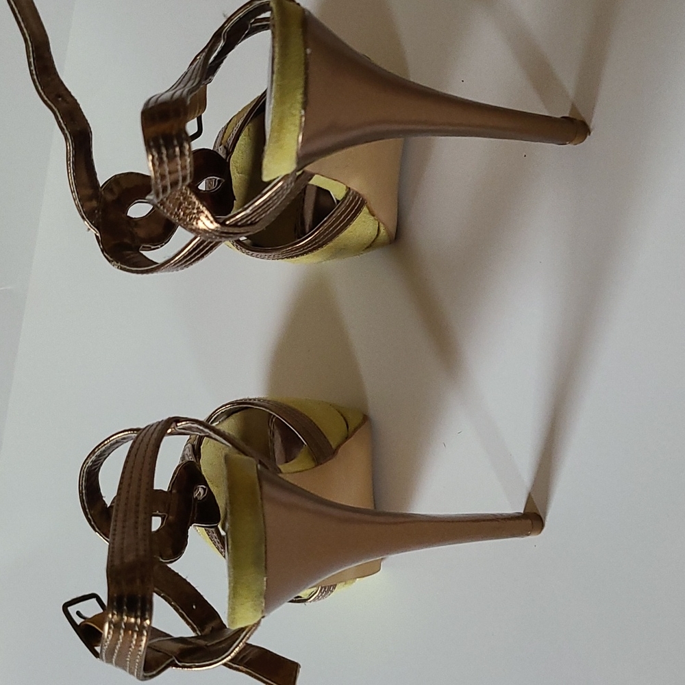 Colin Stuart heels - Picture 3 of 5